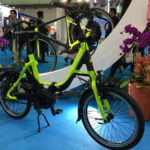 Vélo électrique avec moteur central Bosch et courroie